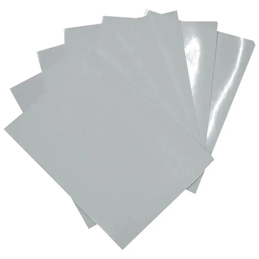 Papel Fotografico Mate Doble Faz Resma de 20 Hjs A4 220Grs Global PAPERDFM220A4